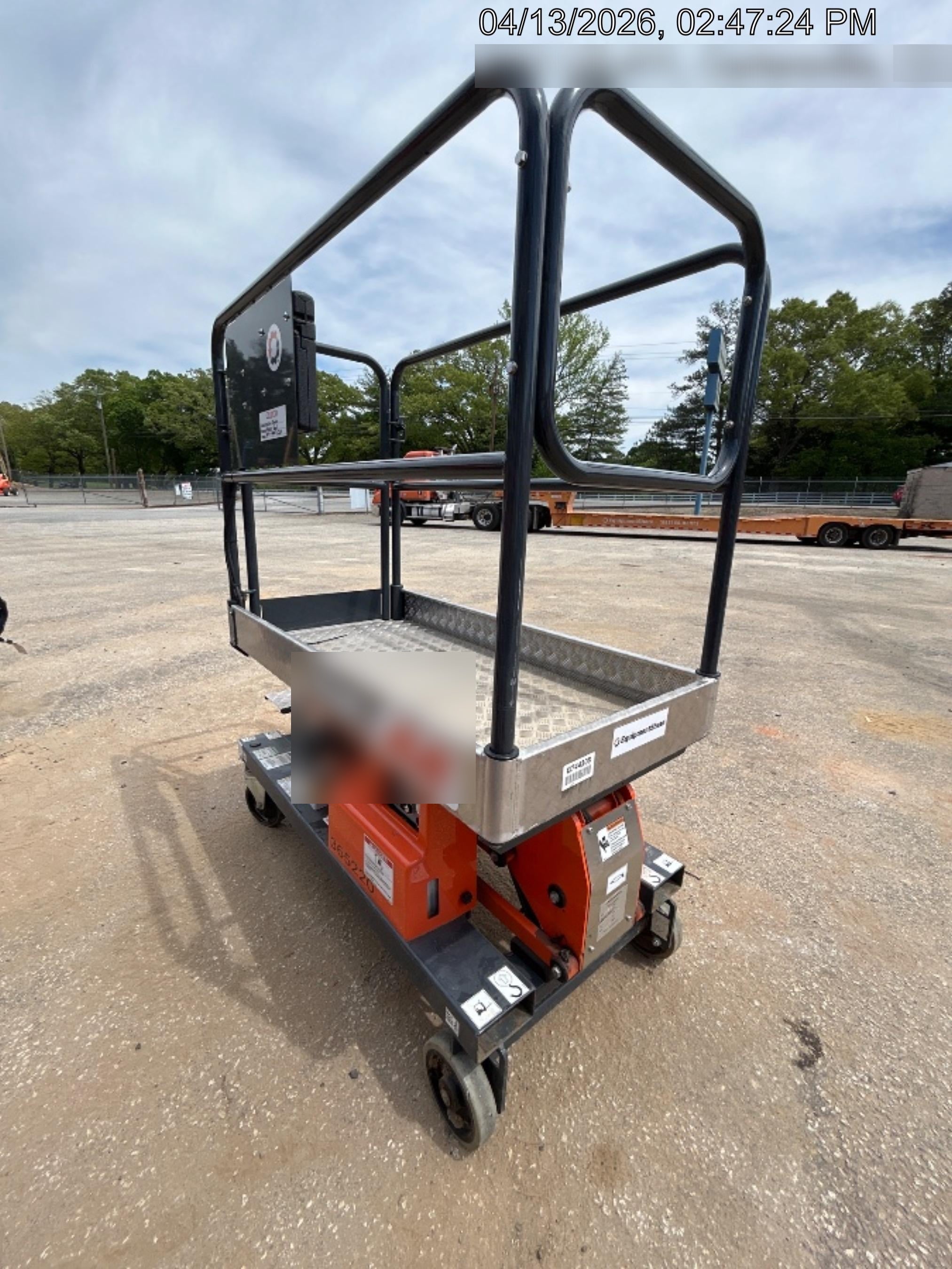 2023 JLG 1030P