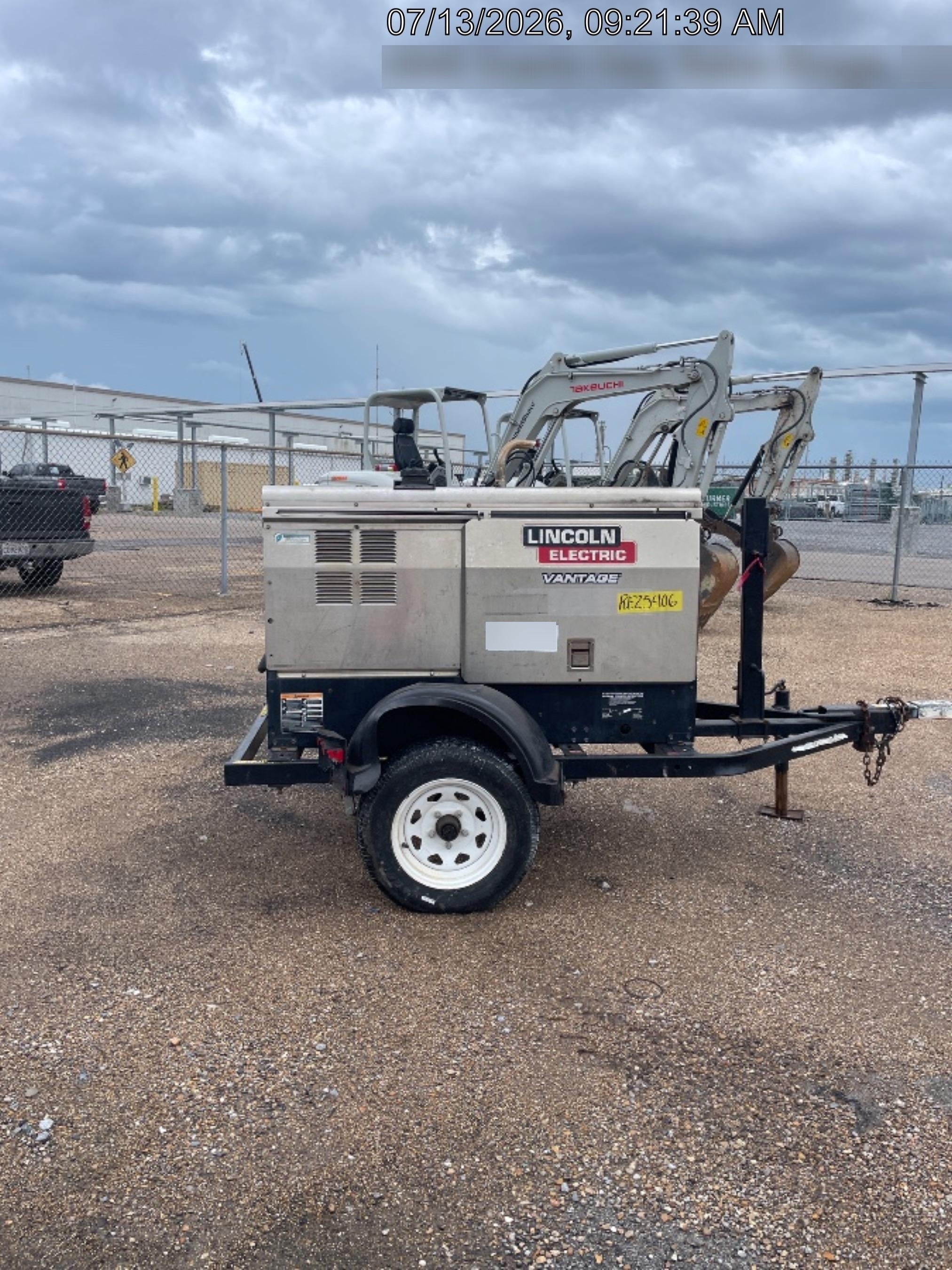 2019 Lincoln Electric Vantage 322 Welder Ready-Pak 3, Two wheel trailer, Fender and Light kit, Cable Rack