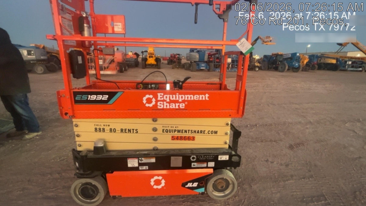 2025 JLG ES1932