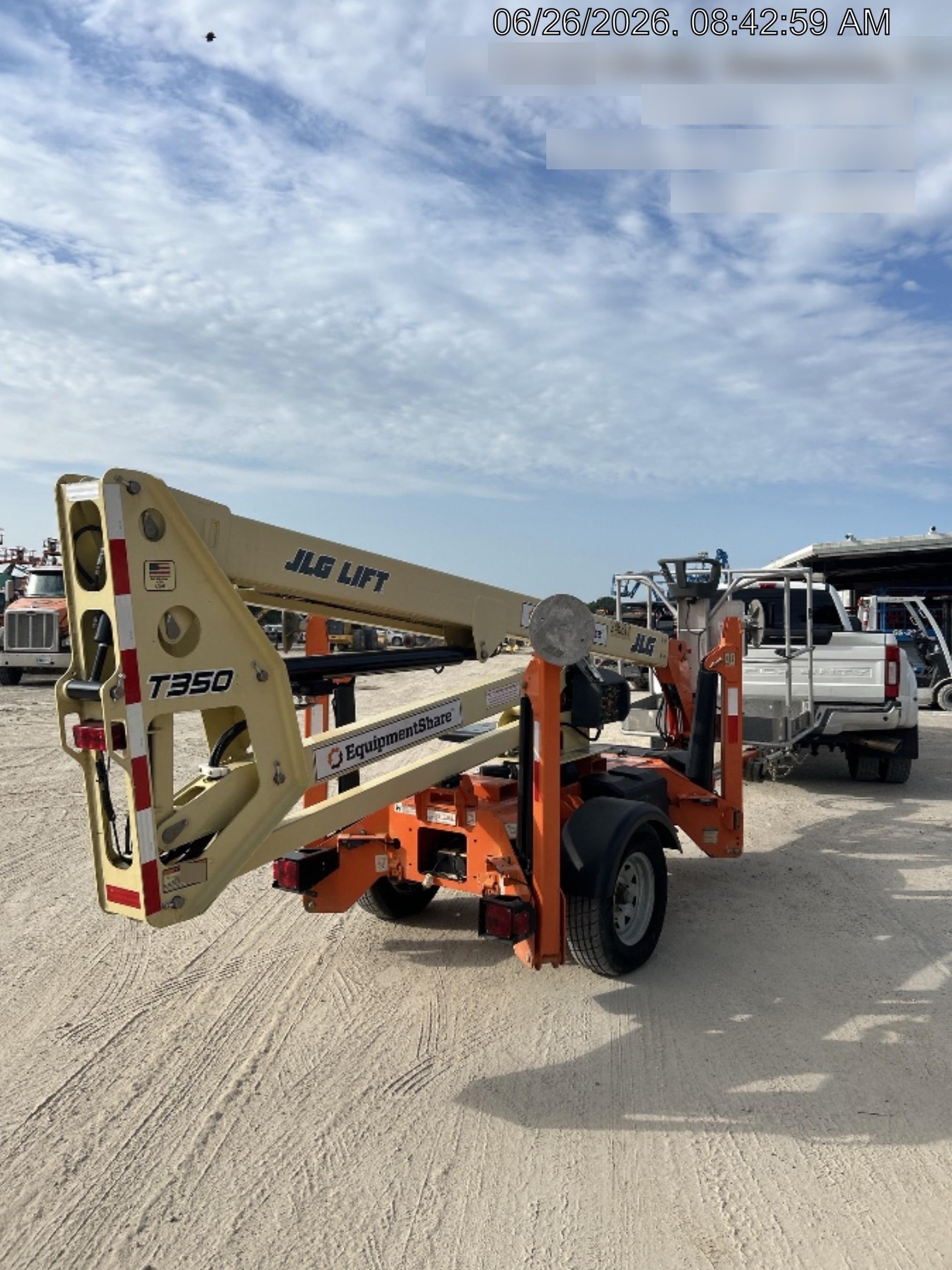 2022 JLG T350