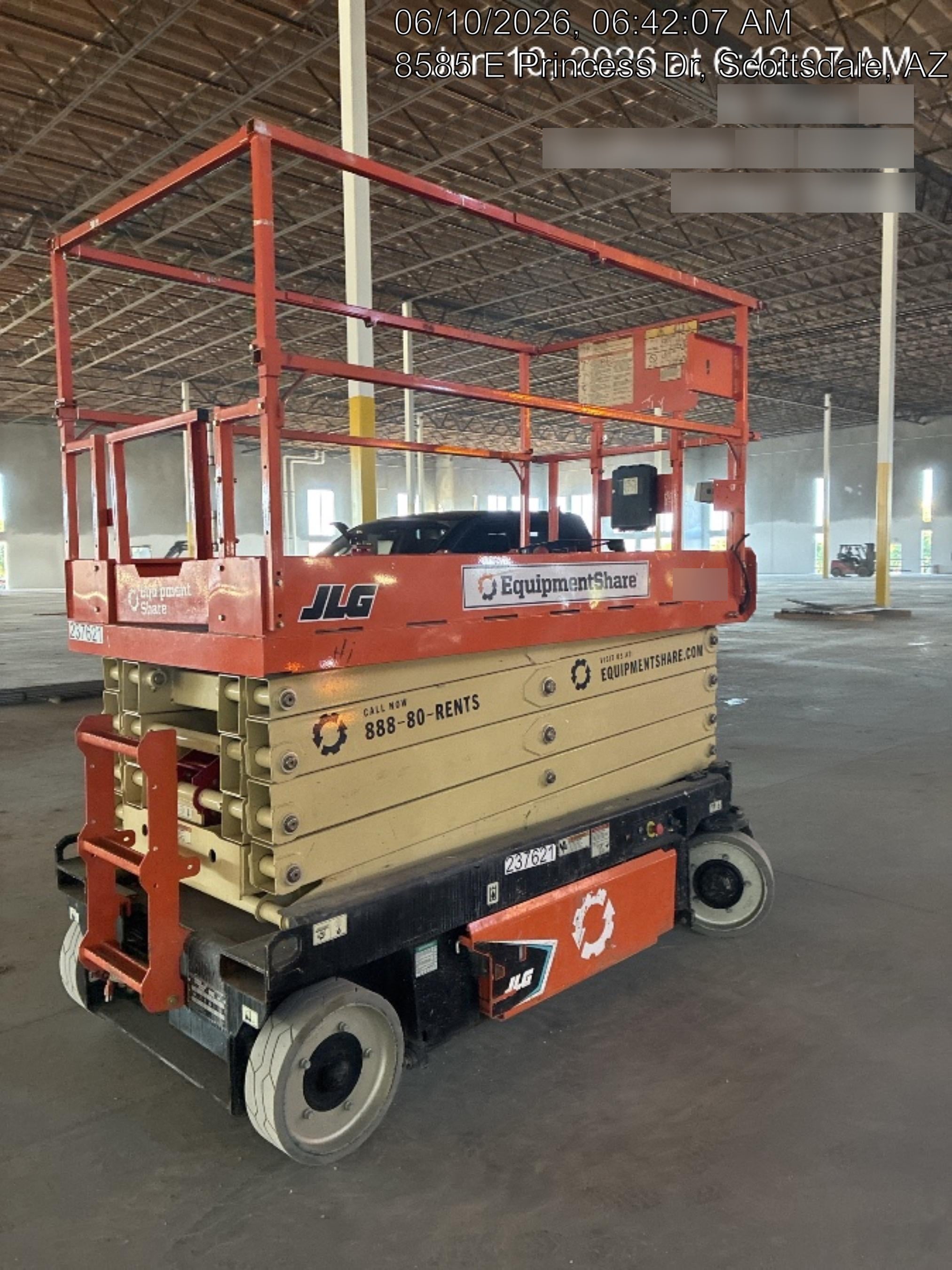 2022 JLG ES3246