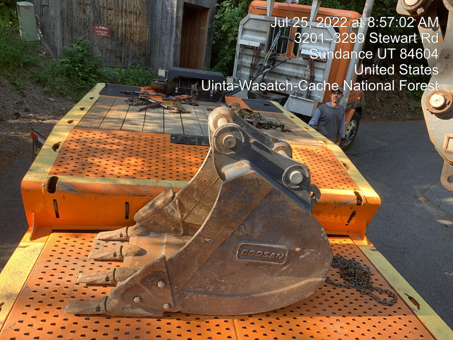 2020 DOOSAN 30" Bucket - Doosan