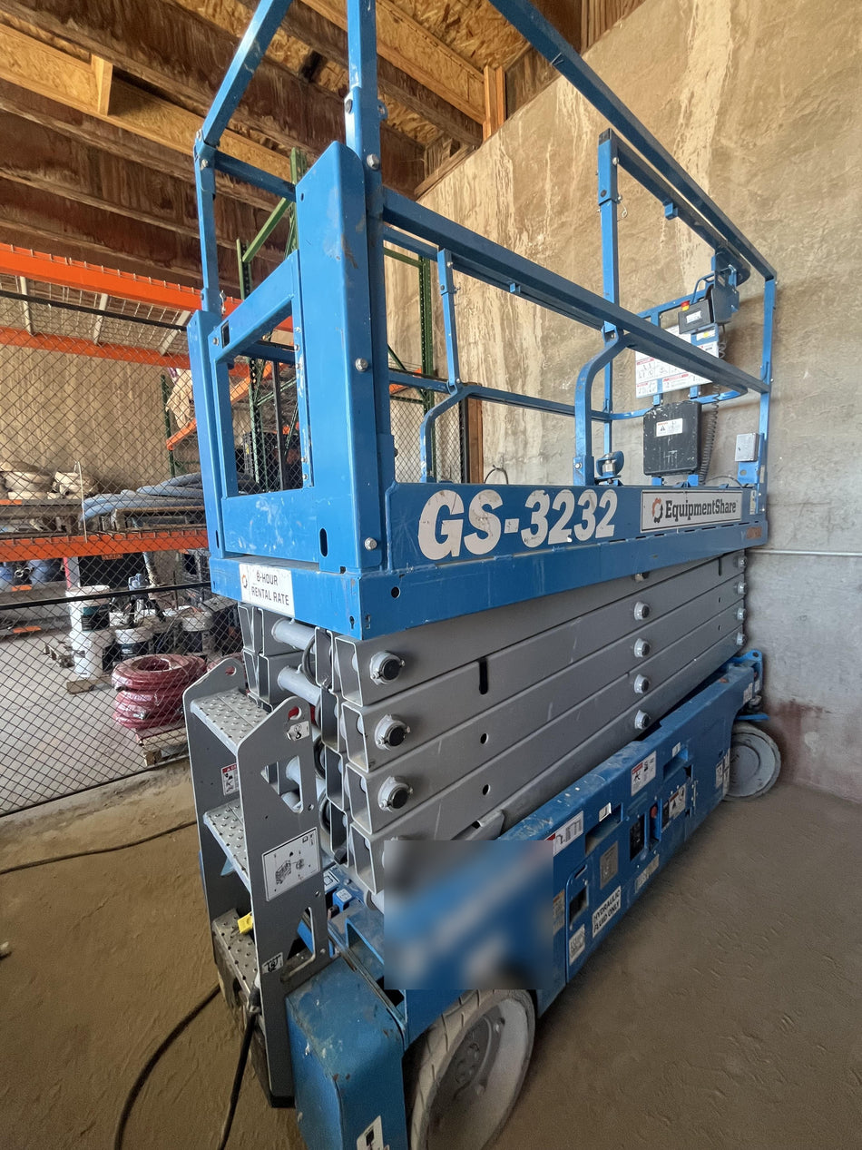 2022 GENIE GS-3232