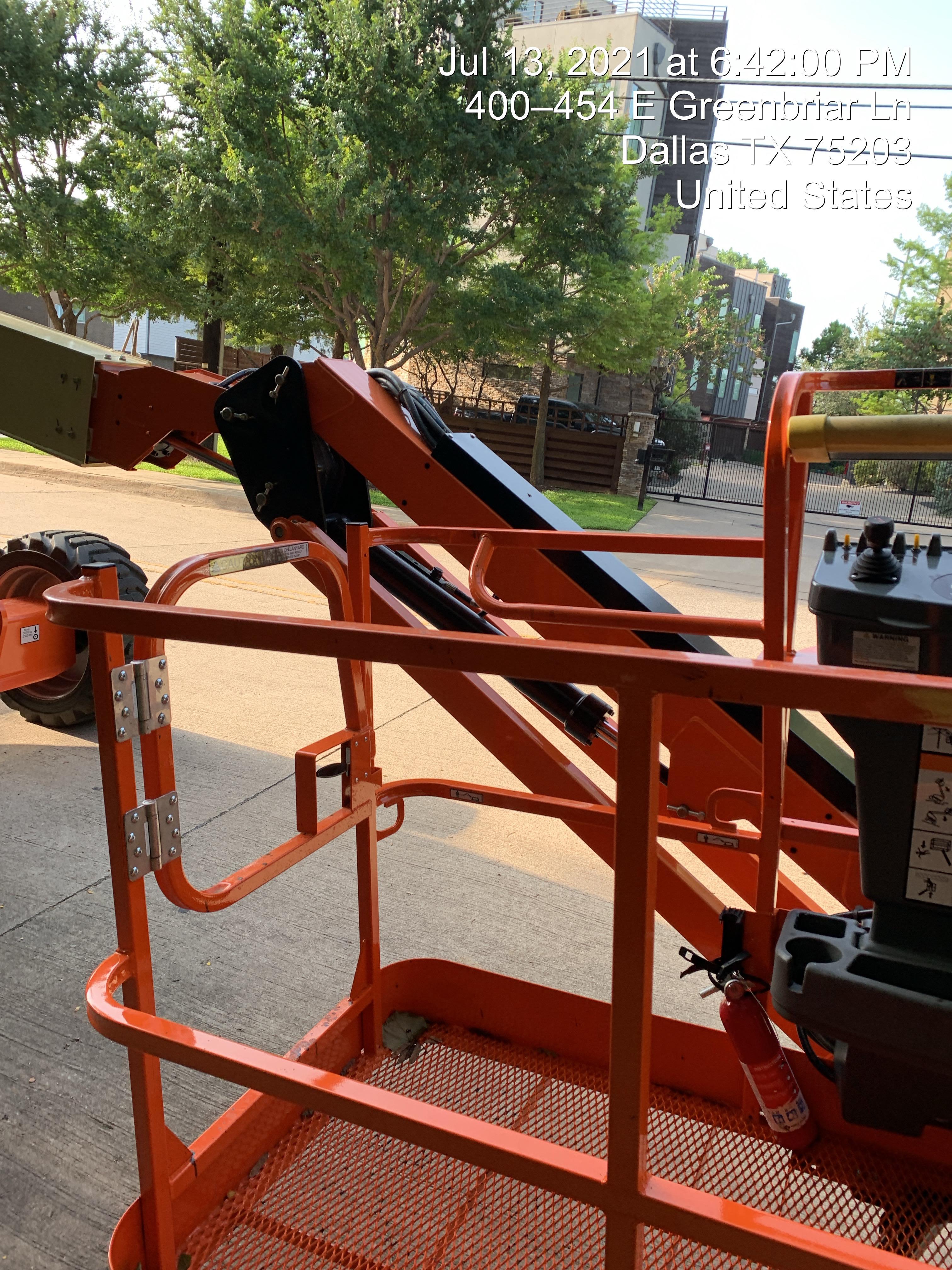 2021 JLG 600AJ
