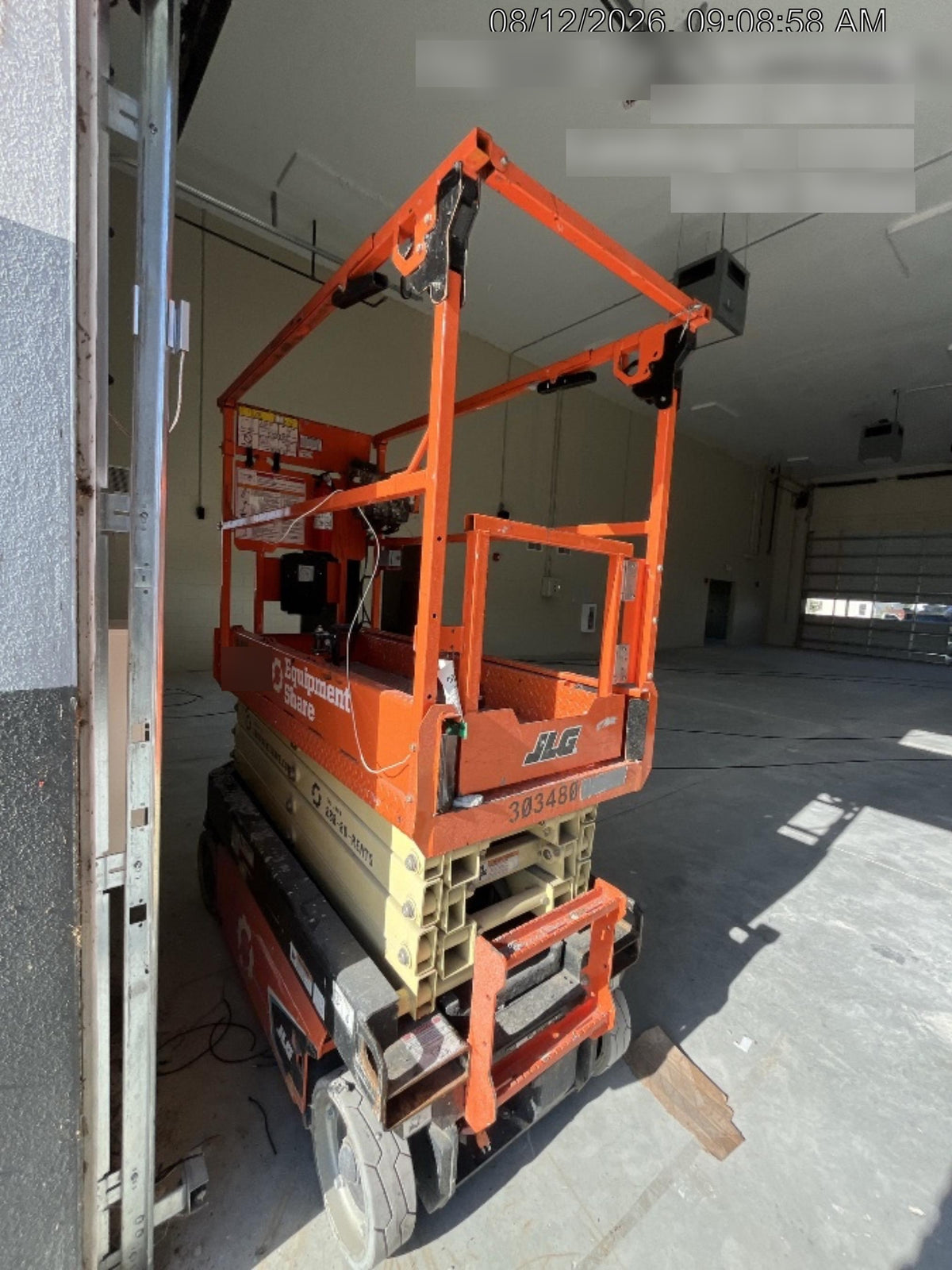 2023 JLG ES1932