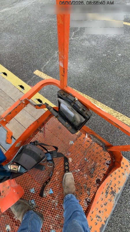 2022 JLG 660SJ