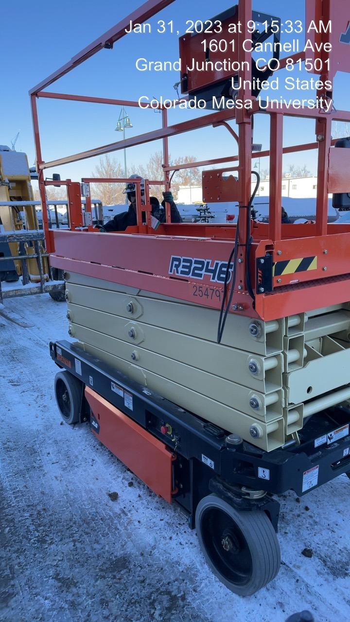 2022 JLG R3246