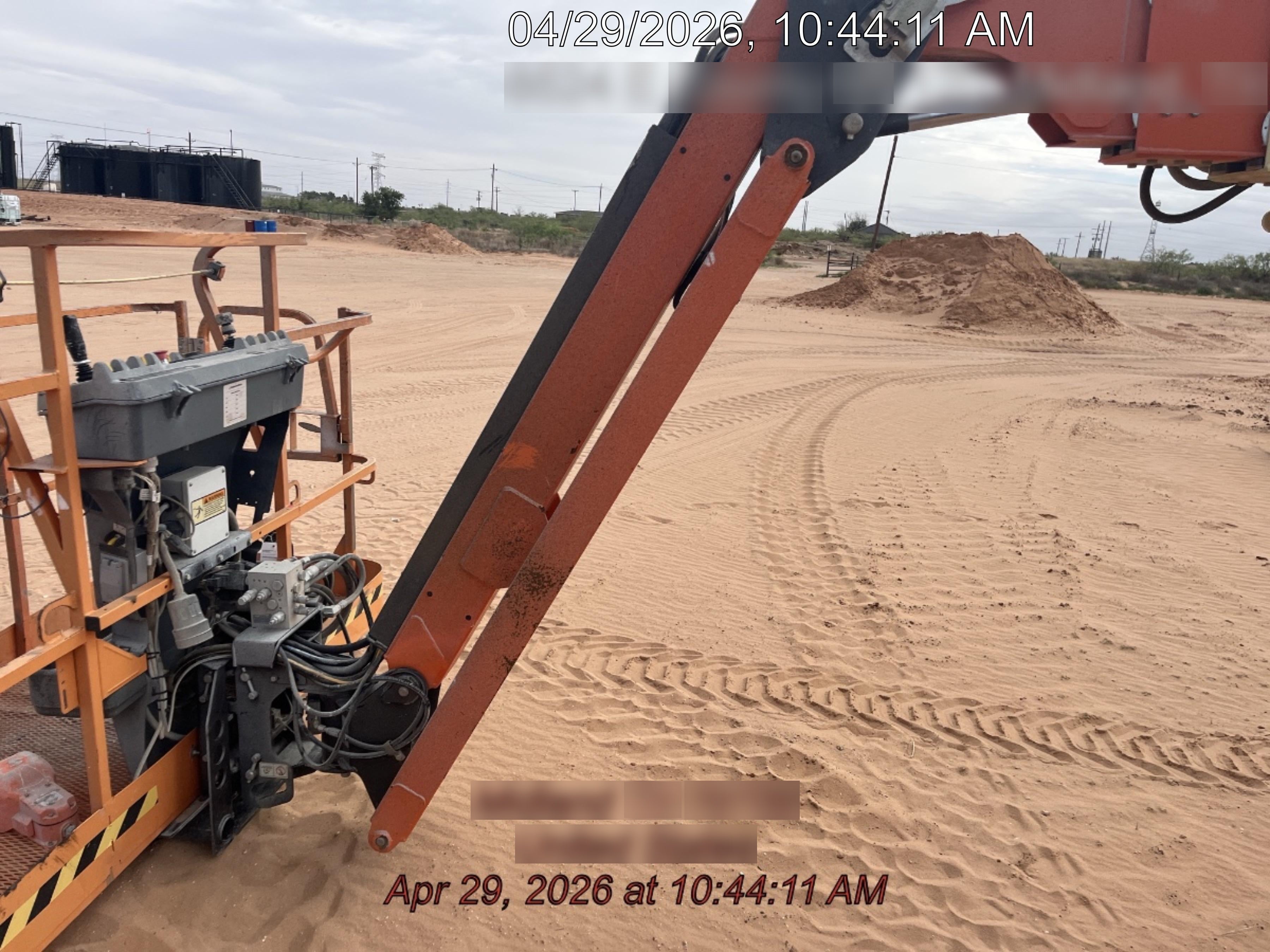 2022 JLG 660SJ