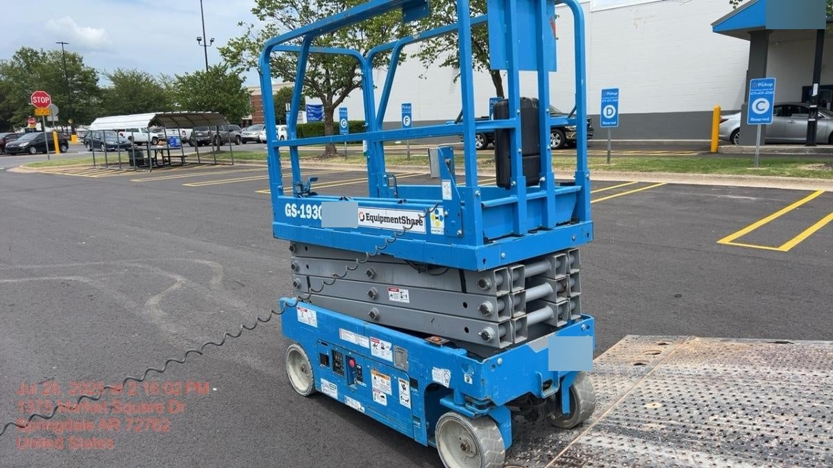 2019 Genie GS-1930 Fixed rails with chain Entry