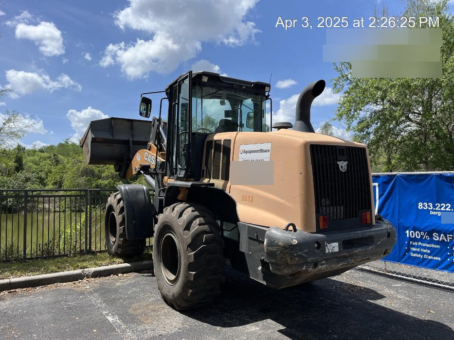 2018 Case 621G CLOSED CAB, 1 FUNCTION, JRB 416 STYLE HYD COUPLER