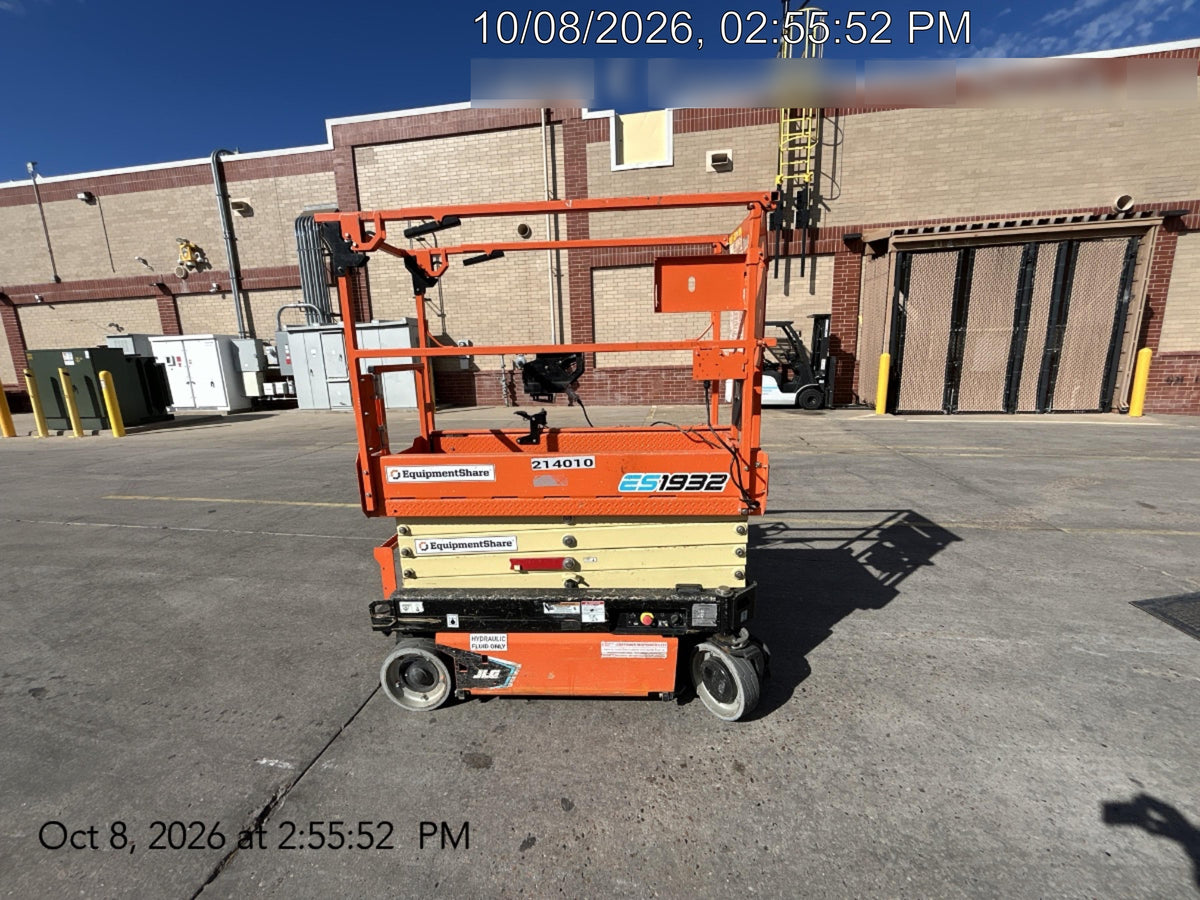 2022 JLG ES1932