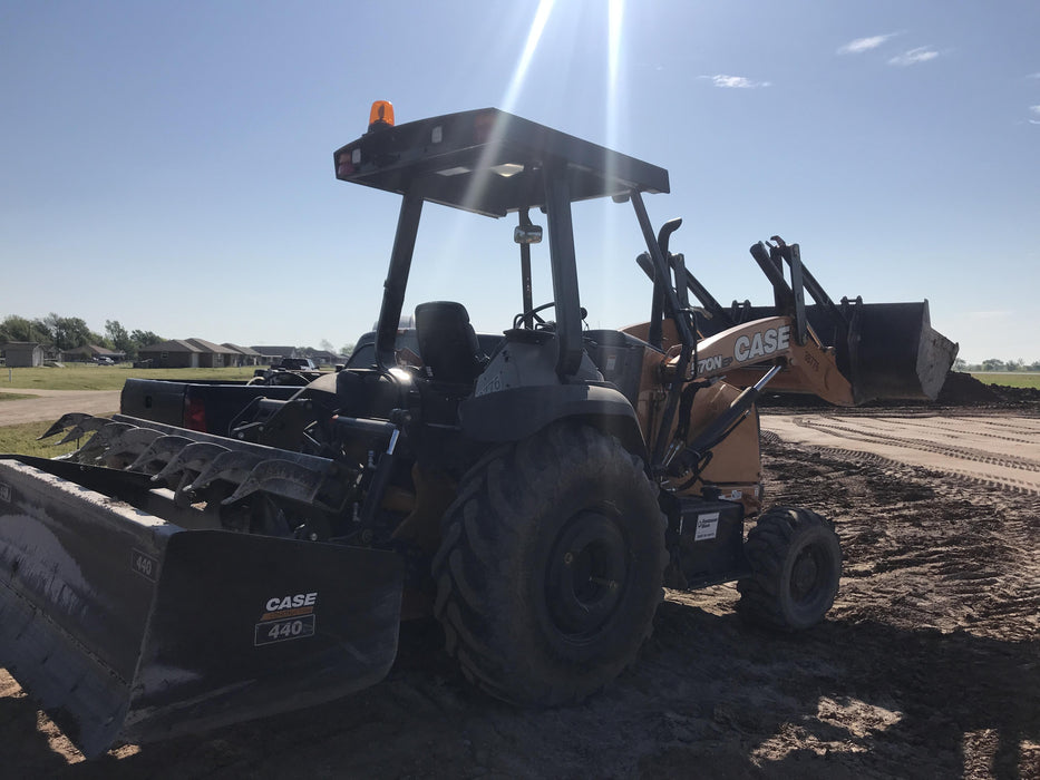 2019 Case 570N EP Canopy, 4WD, GP Front Bucket, Dual Tilt Cylinder, 84" Box Blade w/ Scarifier, Wheel Weights, Beacon
