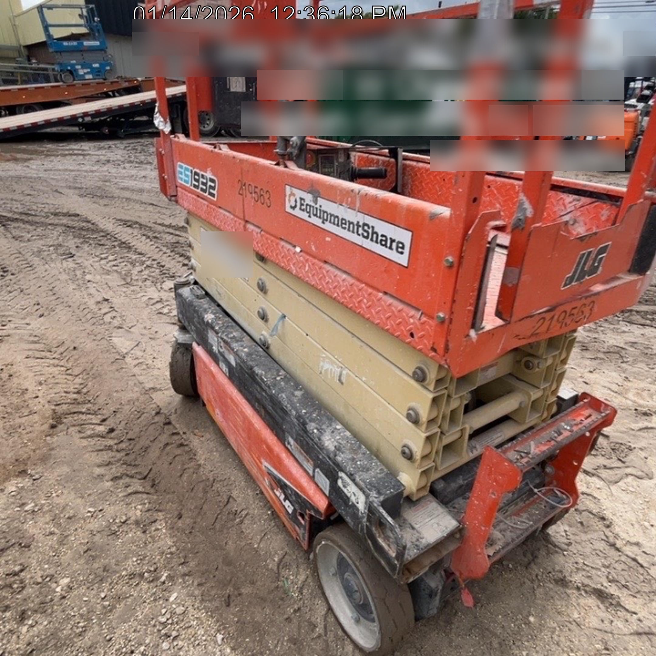 2022 JLG ES1932