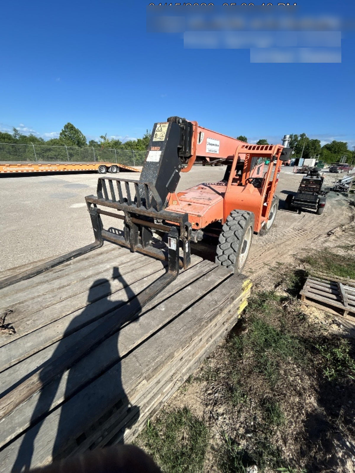 2016 JLG 8042