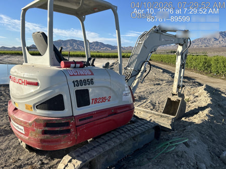 2021 TAKEUCHI TB235-2R