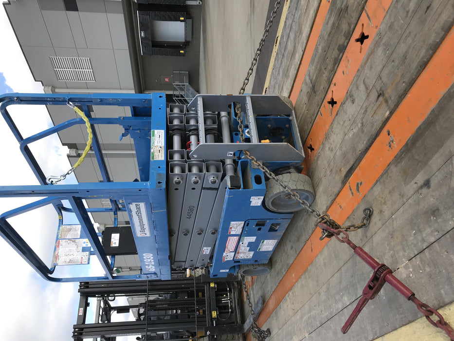 2019 Genie GS-1930 Fixed rails with chain Entry