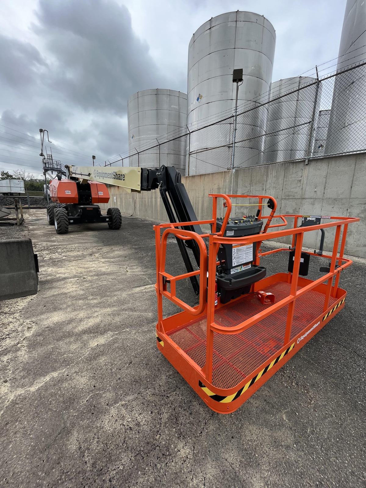 2023 JLG 860SJ