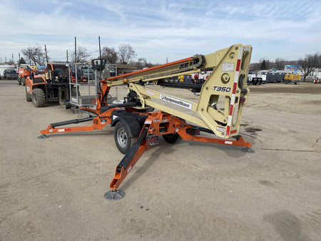 2022 JLG T350