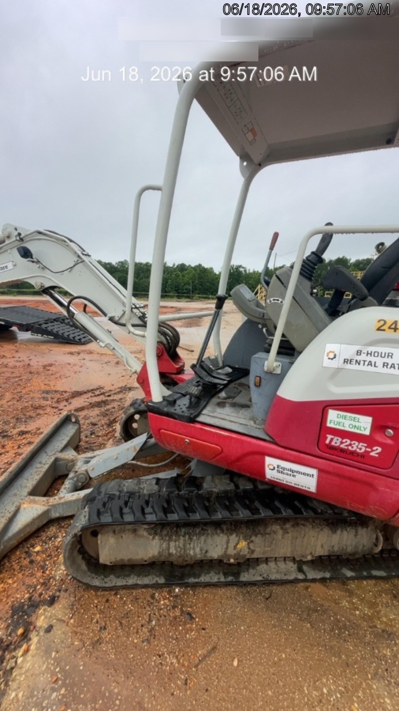 2022 TAKEUCHI TB235-2R