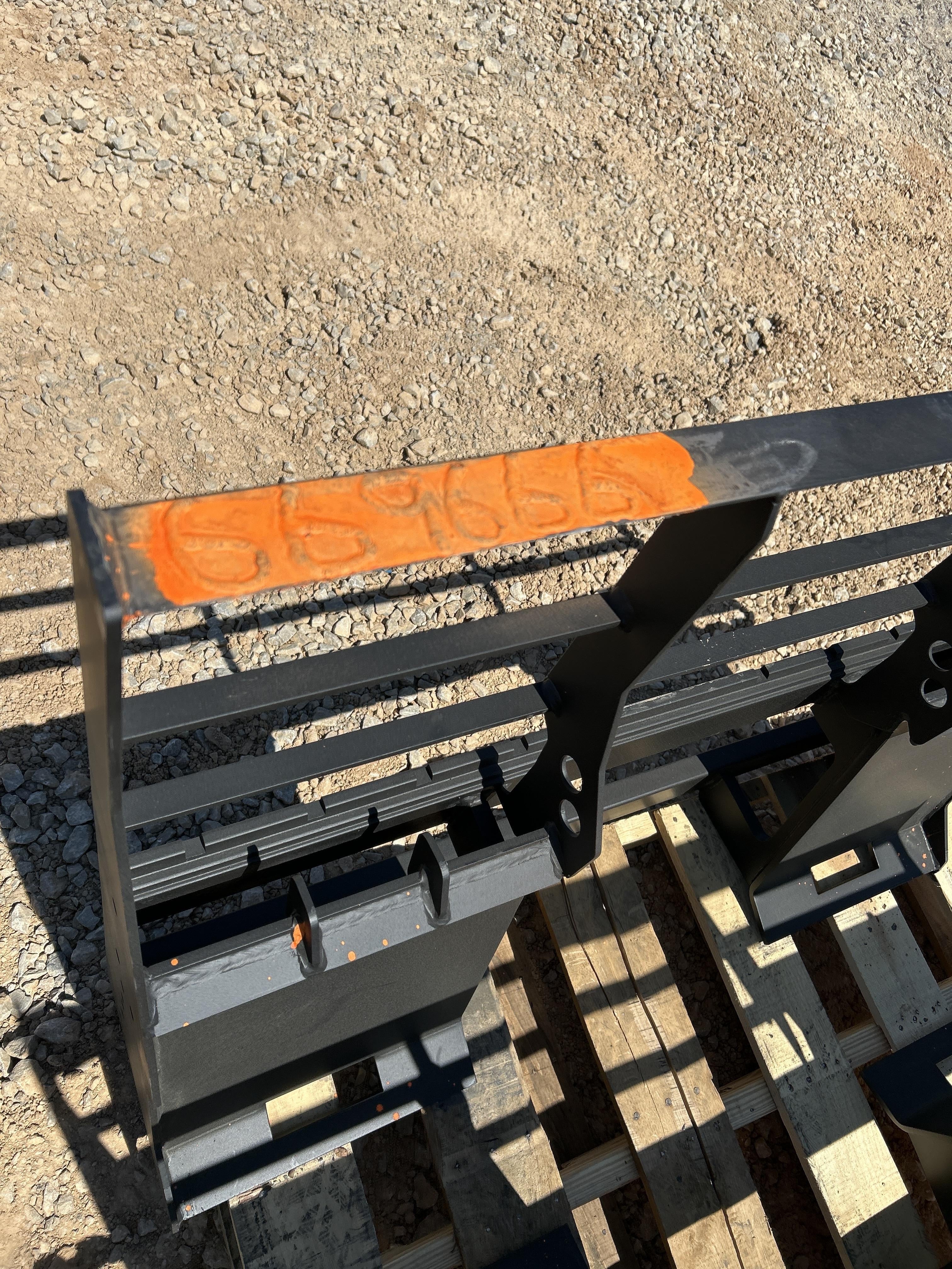 2026 ARROW MATERIAL HANDLING 72" Pallet Forks - Arrow