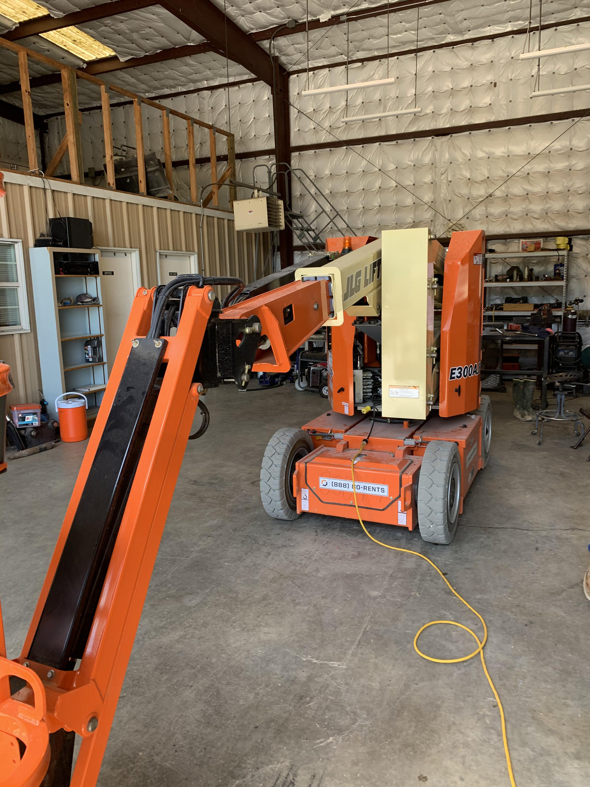 2021 JLG E300AJP