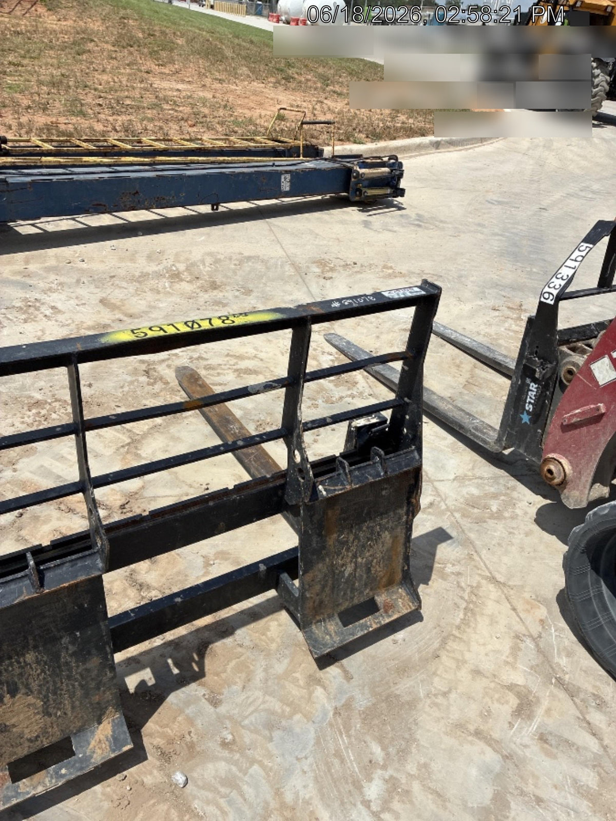 2025 ARROW MATERIAL HANDLING 48" Pallet Forks - Arrow