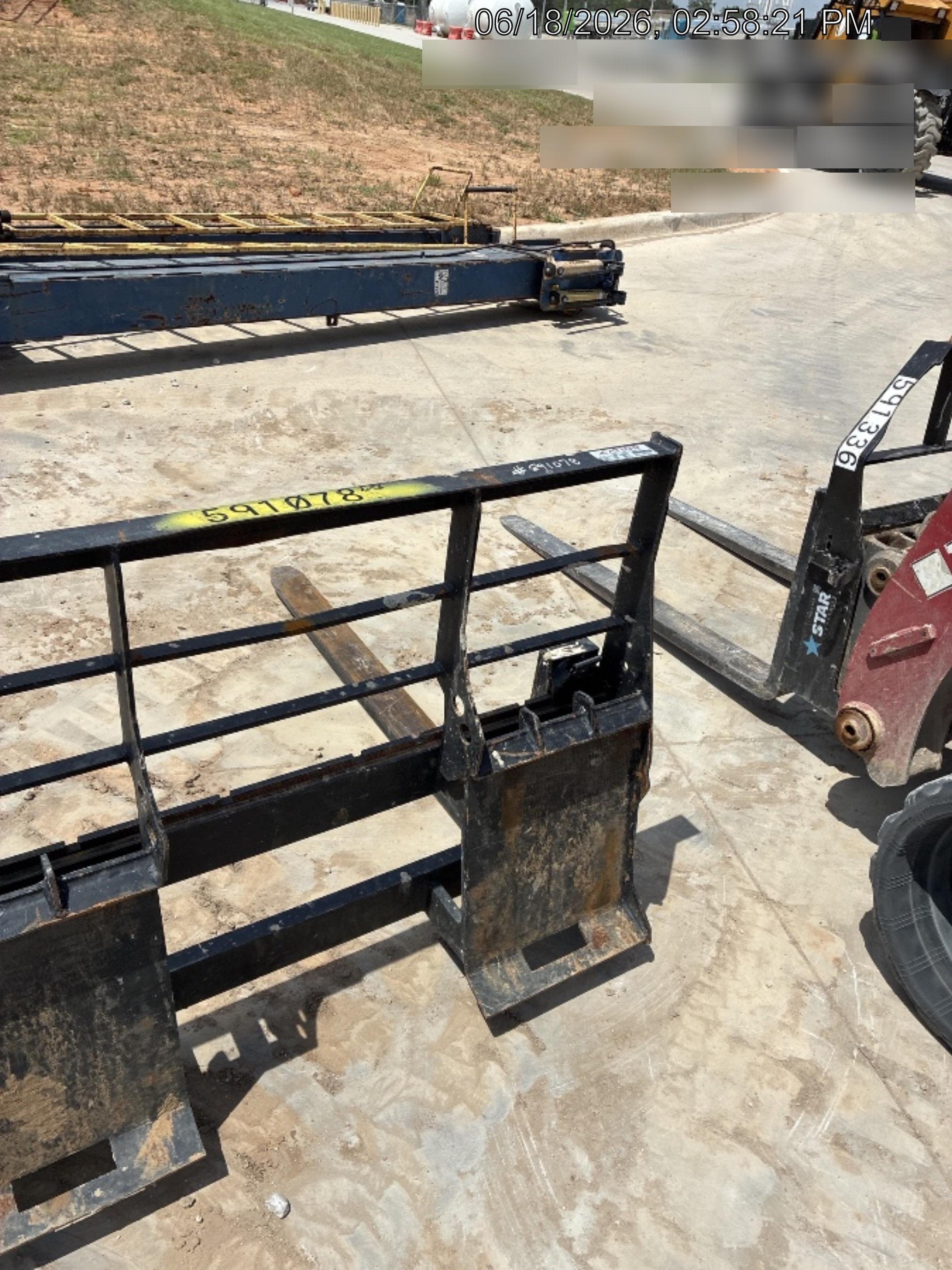 2025 ARROW MATERIAL HANDLING 48" Pallet Forks - Arrow