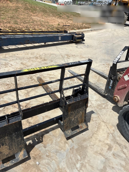 2025 ARROW MATERIAL HANDLING 48" Pallet Forks - Arrow