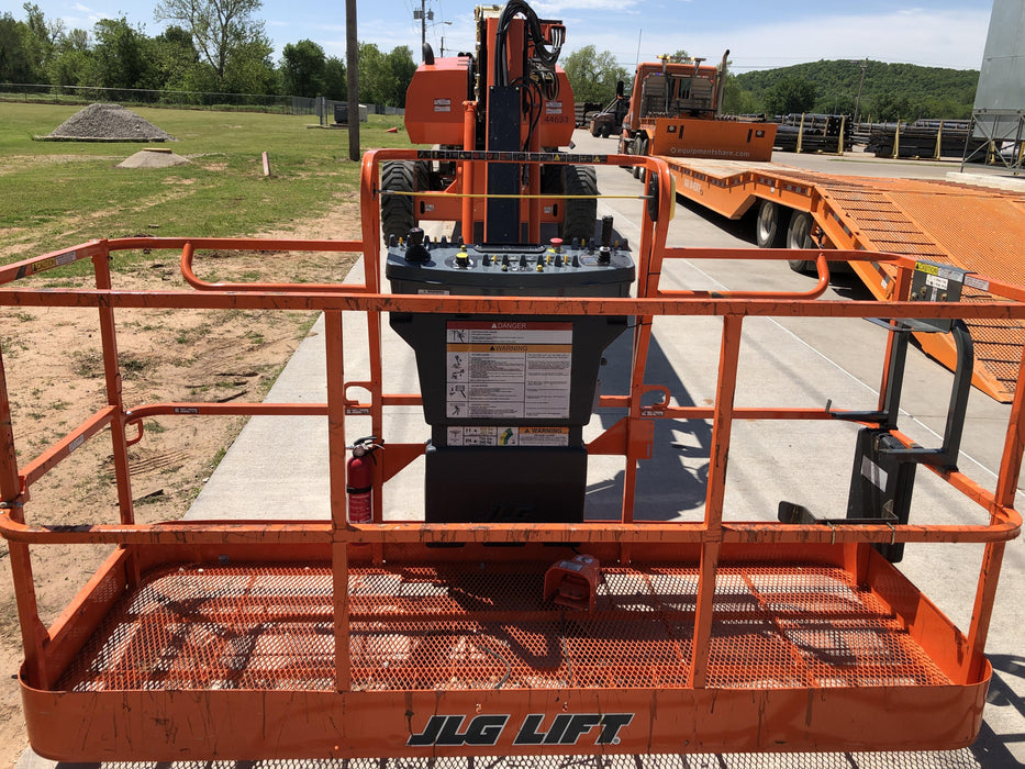 2019 JLG 860SJ