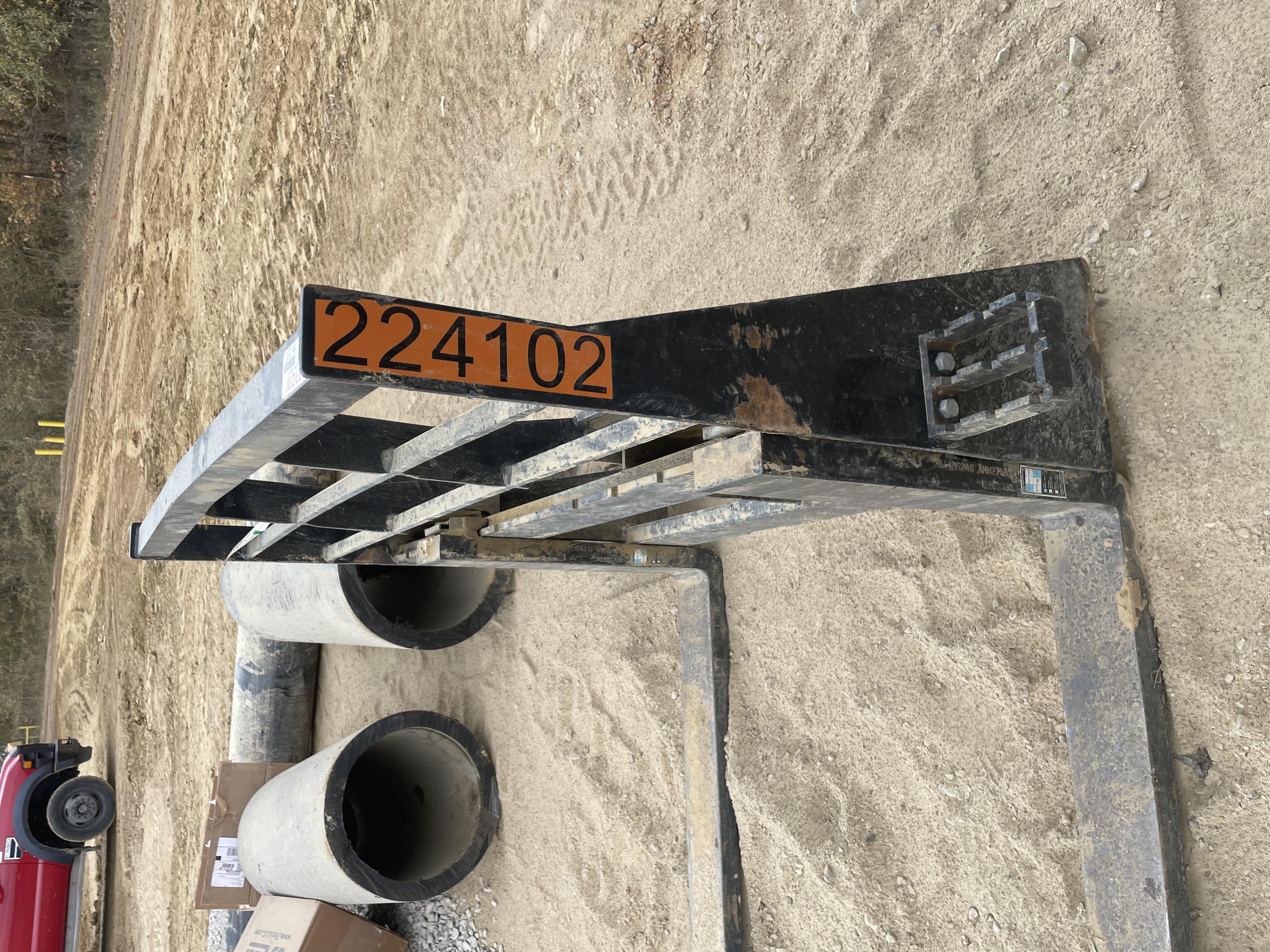 2022 ARROW MATERIAL HANDLING 48" Pallet Forks - Arrow