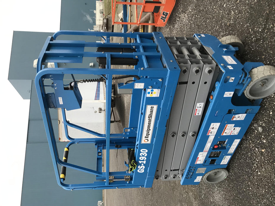 2019 Genie GS-1930 Fixed rails with chain Entry
