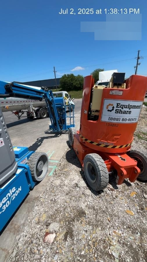 2021 JLG E300AJP