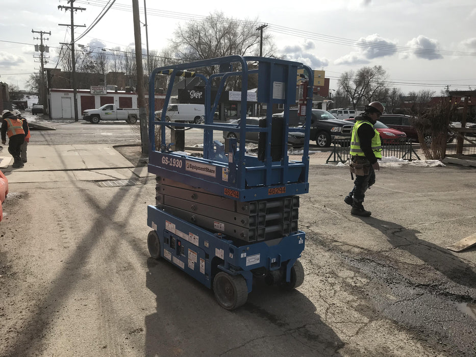 2019 Genie GS-1930 Fixed rails with chain Entry