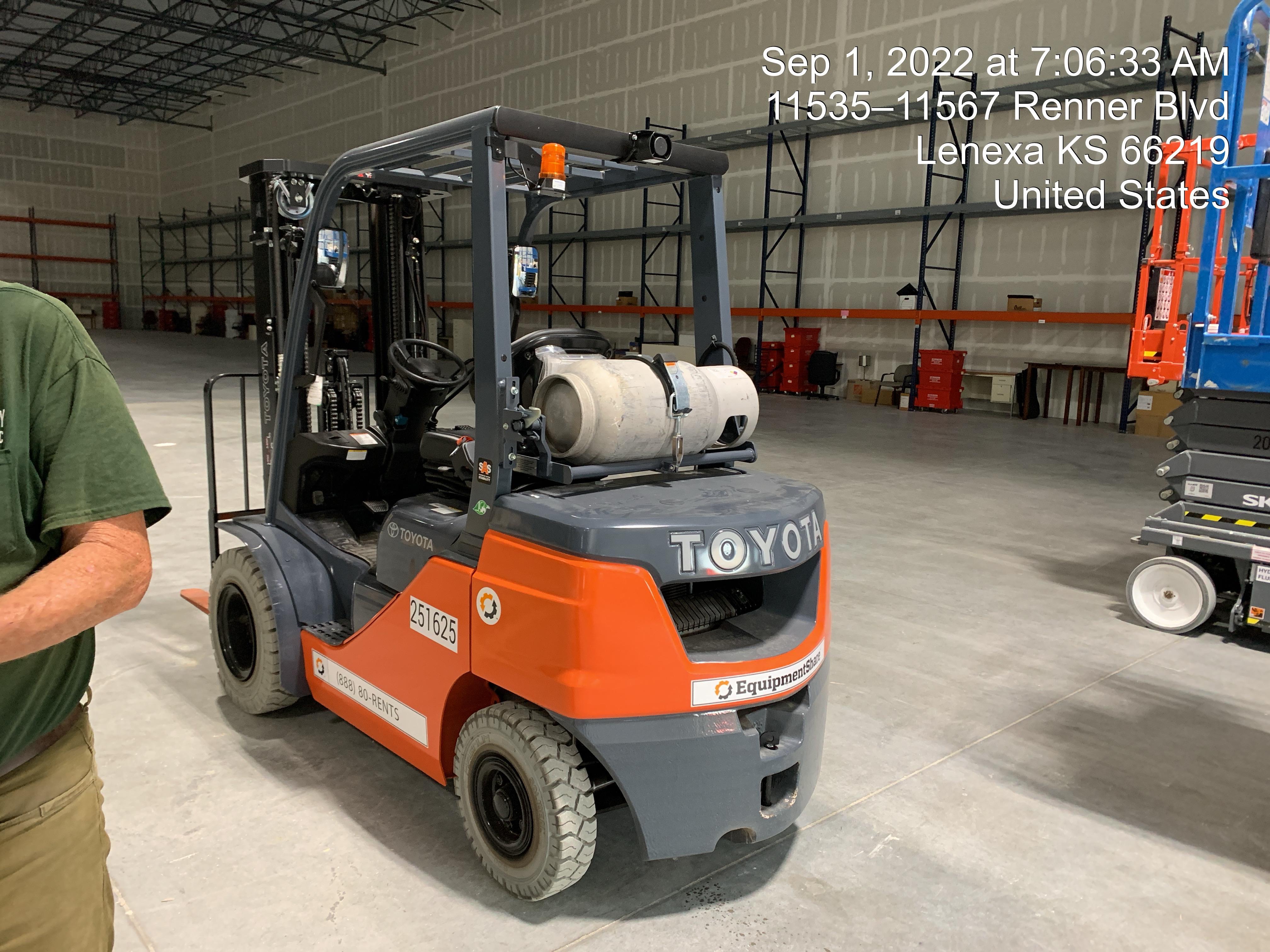 2022 TOYOTA 50-8FGU25