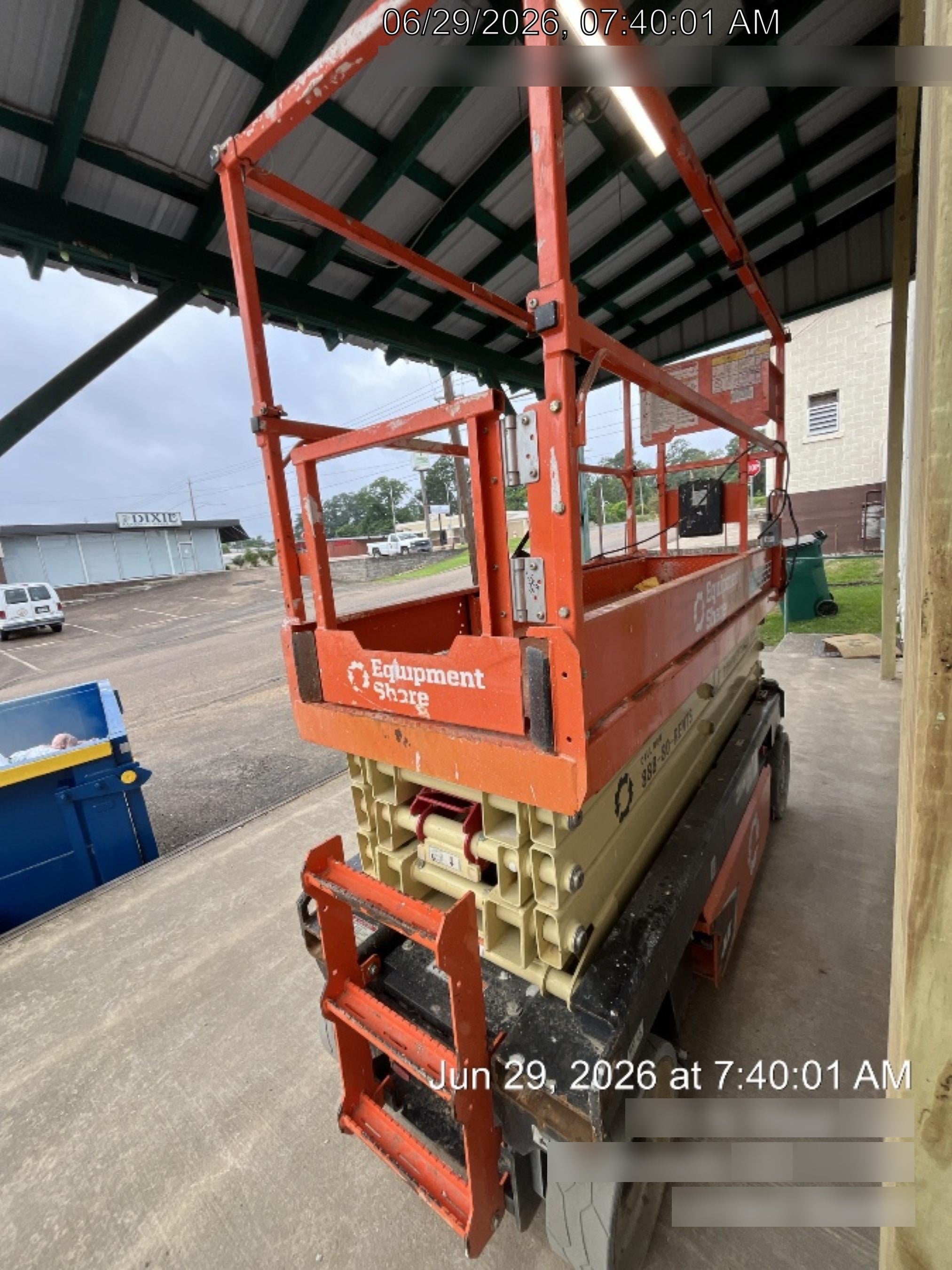 2023 JLG ES2632