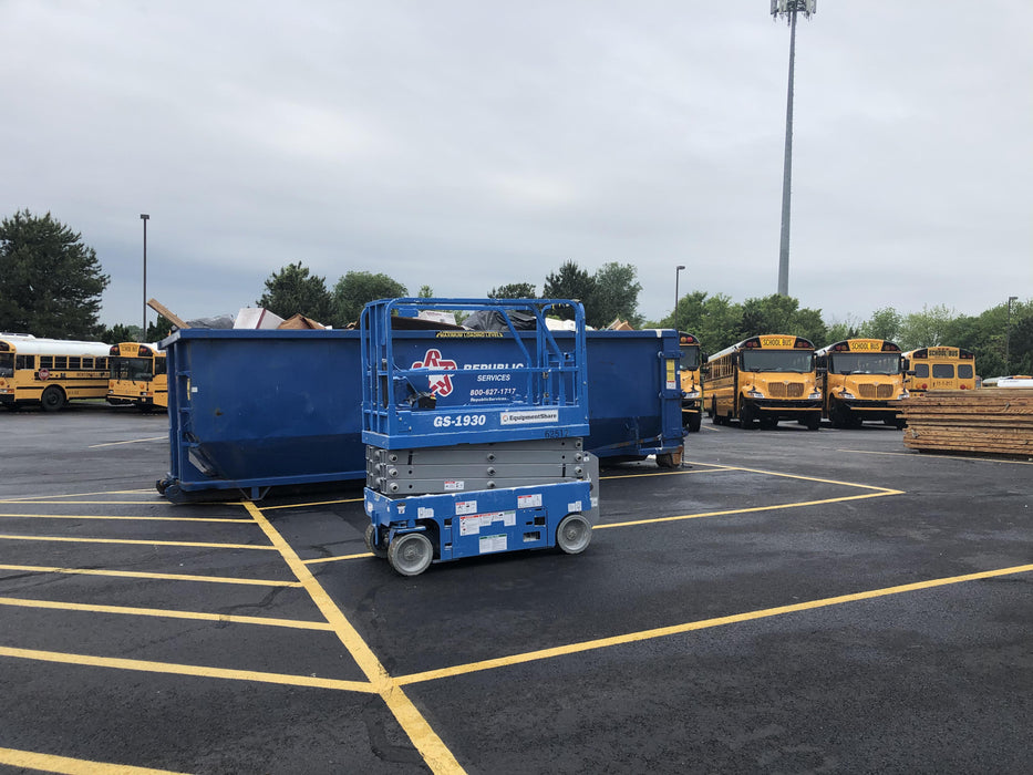 2020 Genie GS-1930 Solid Non Marking Tires, Beacon, Folding rails with half height swing gate