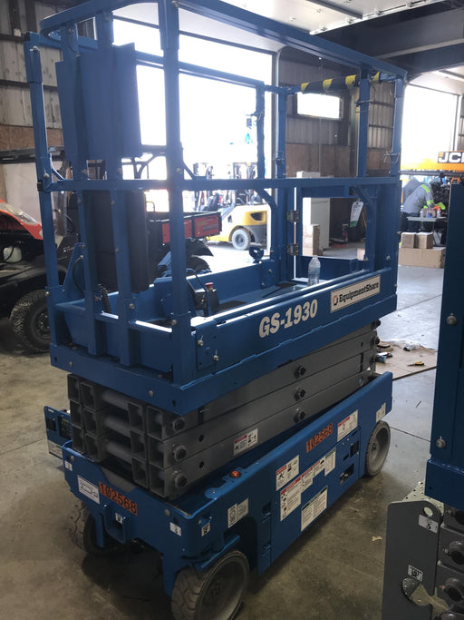 2020 Genie GS-1930 Solid Non Marking Tires, Beacon, Folding rails with half height swing gate, 800W Inverter