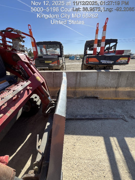 2021 TAKEUCHI 48" Pallet Forks - Takeuchi