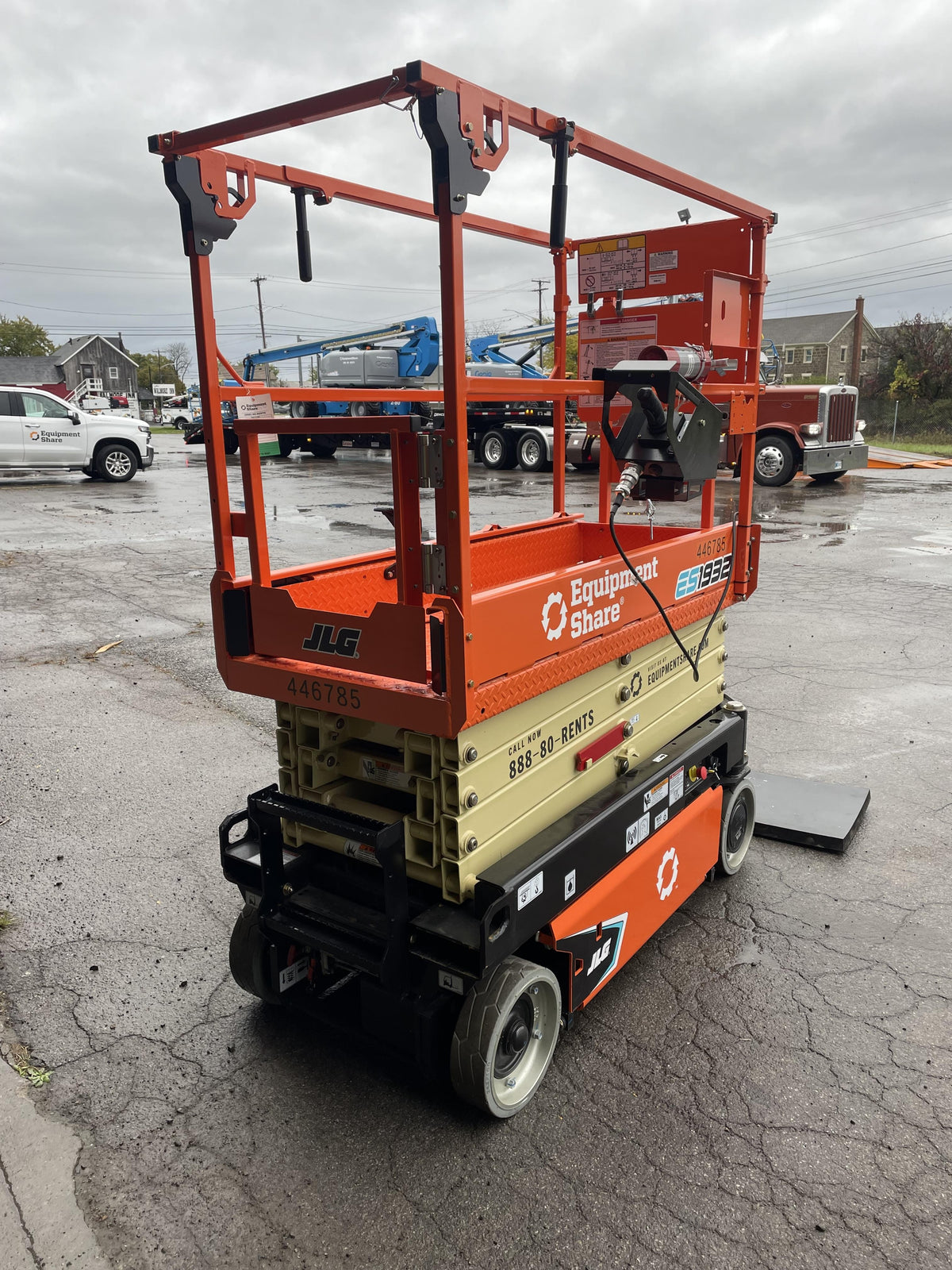 2024 JLG ES1932