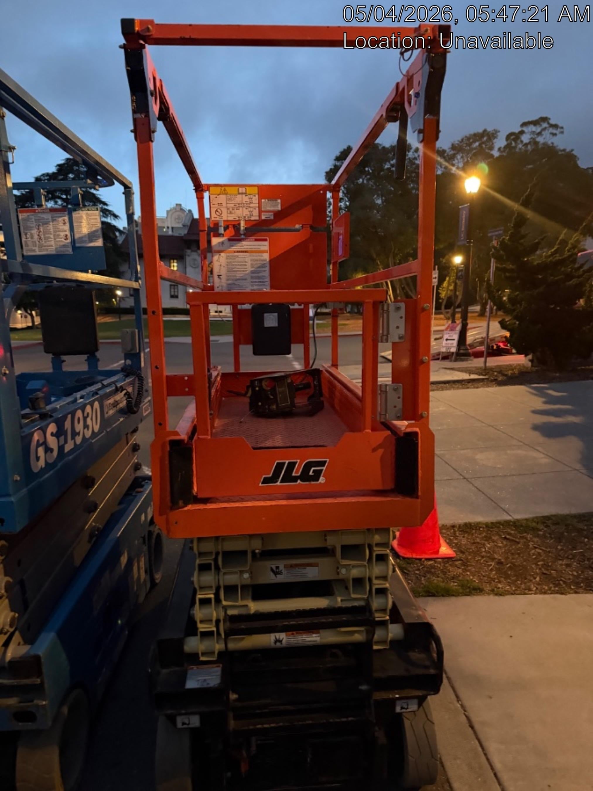 2020 Genie GS-1930 Solid Non Marking Tires, Beacon, Folding rails with half height swing gate, 800W Inverter