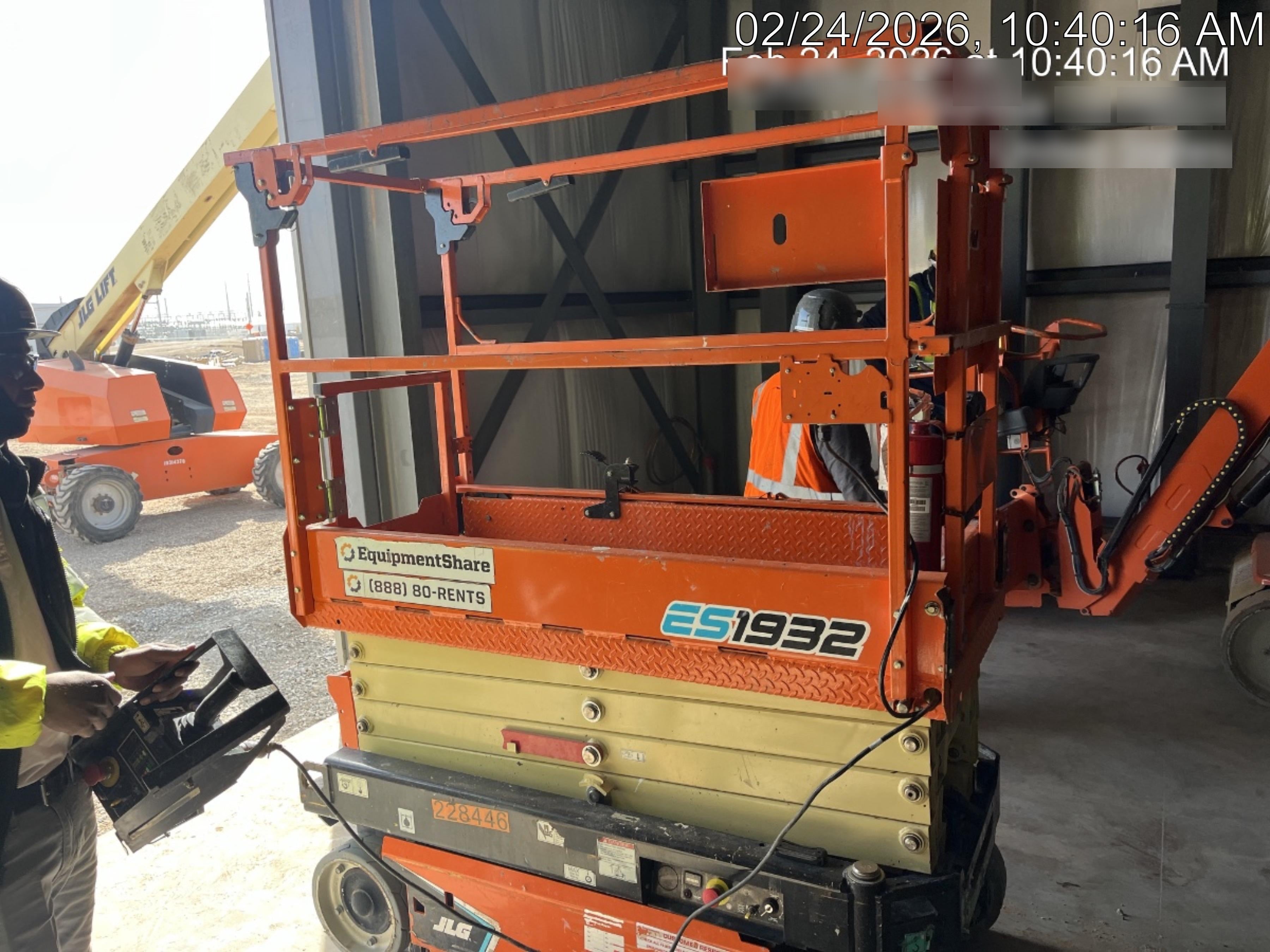 2022 JLG ES1932