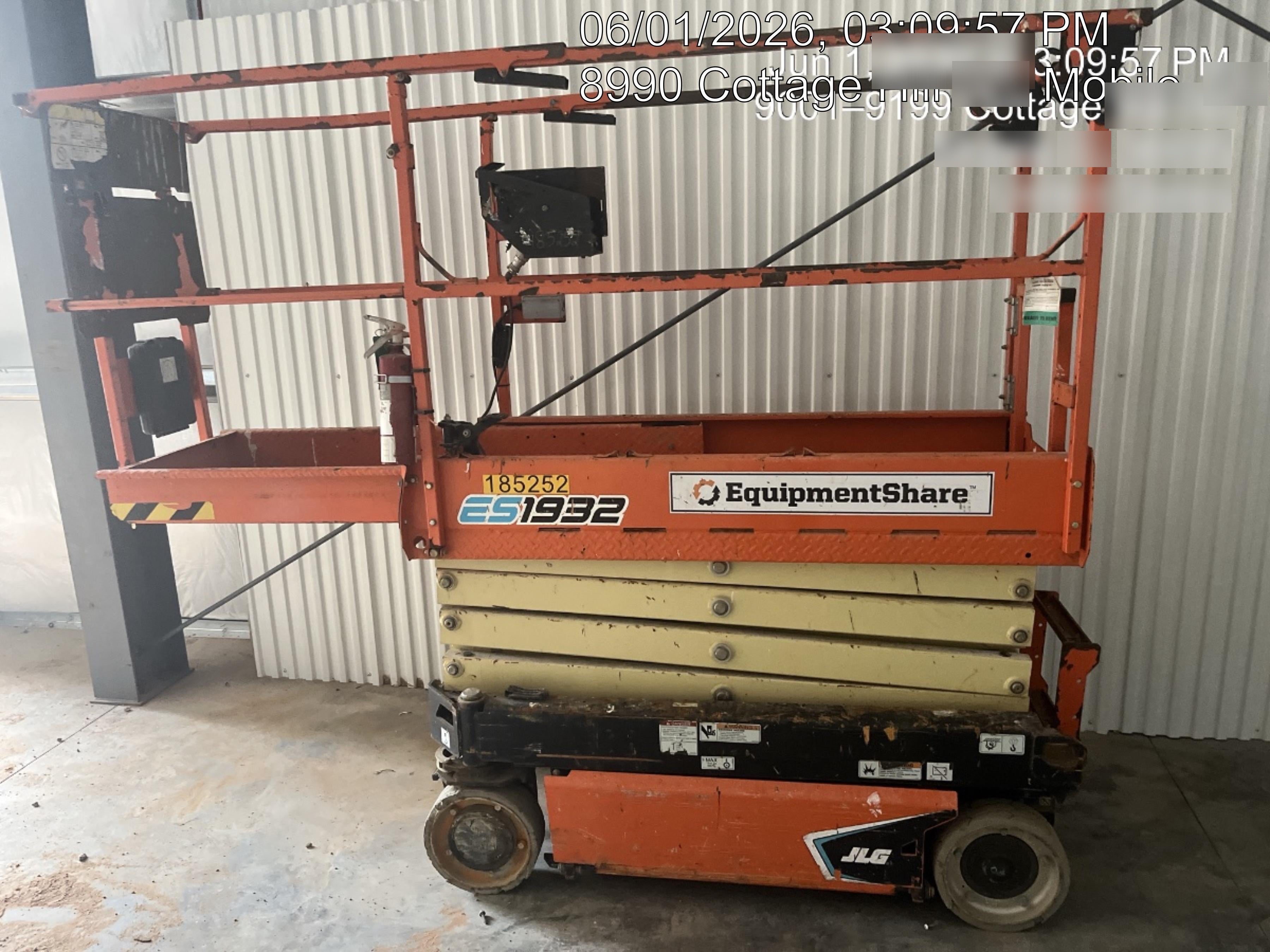2021 JLG ES1932