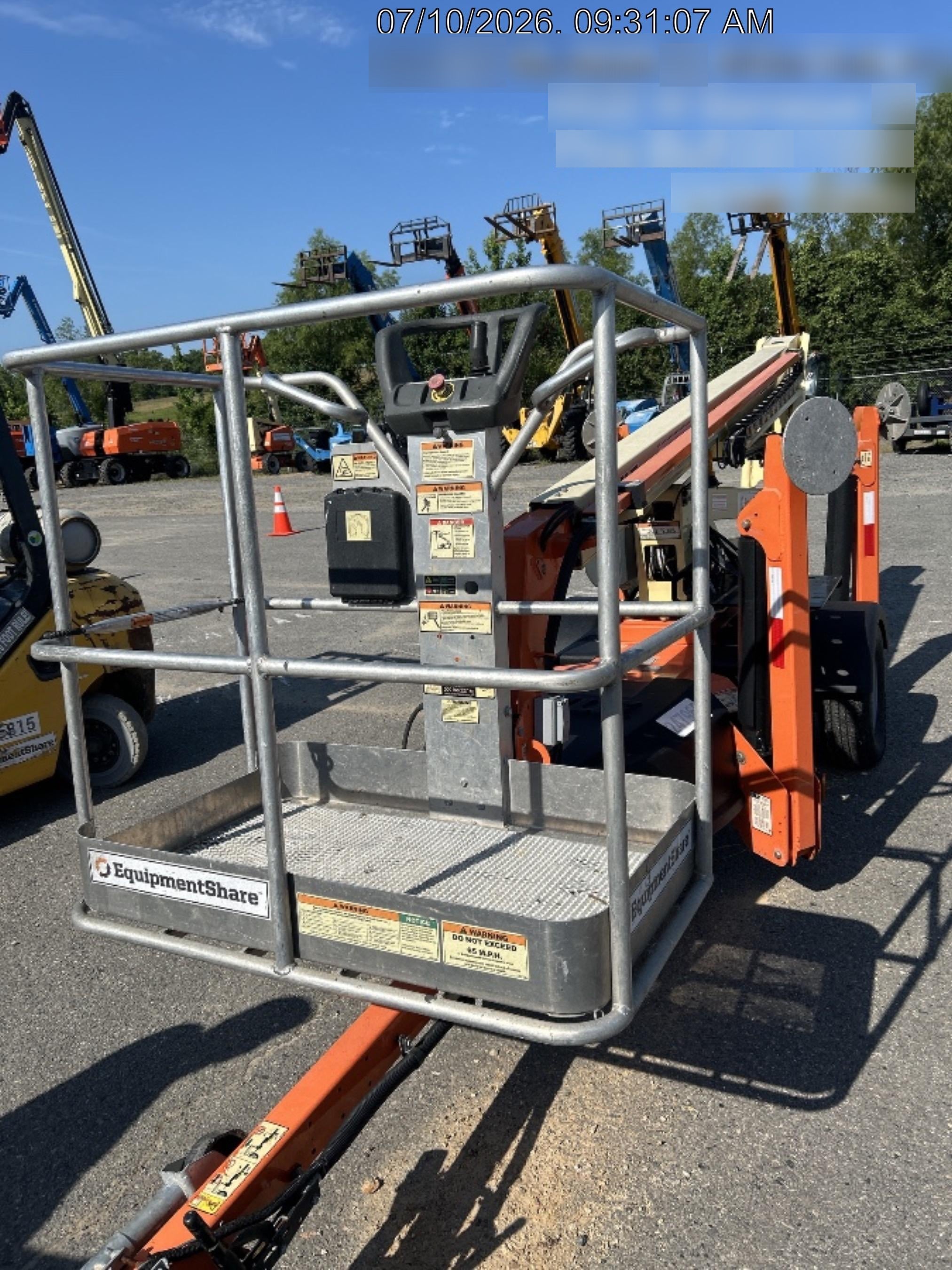 2022 JLG T350