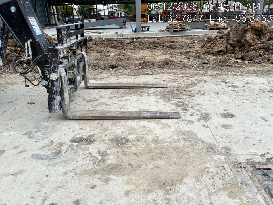 2025 JLG 1075