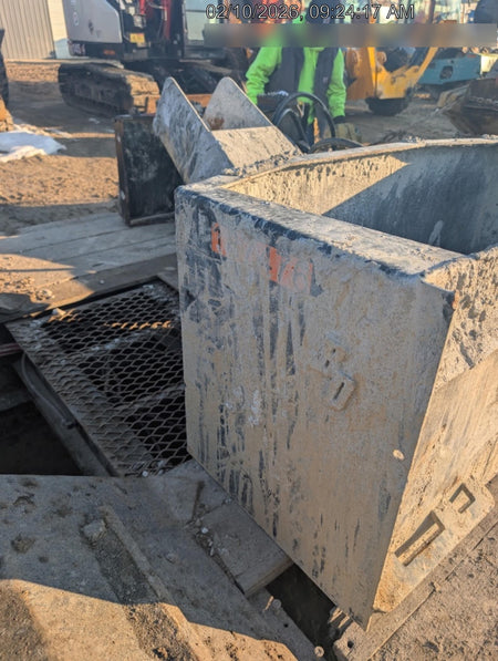 2021 BLUE DIAMOND 1/2 yd Concrete Bucket - Blue Diamond