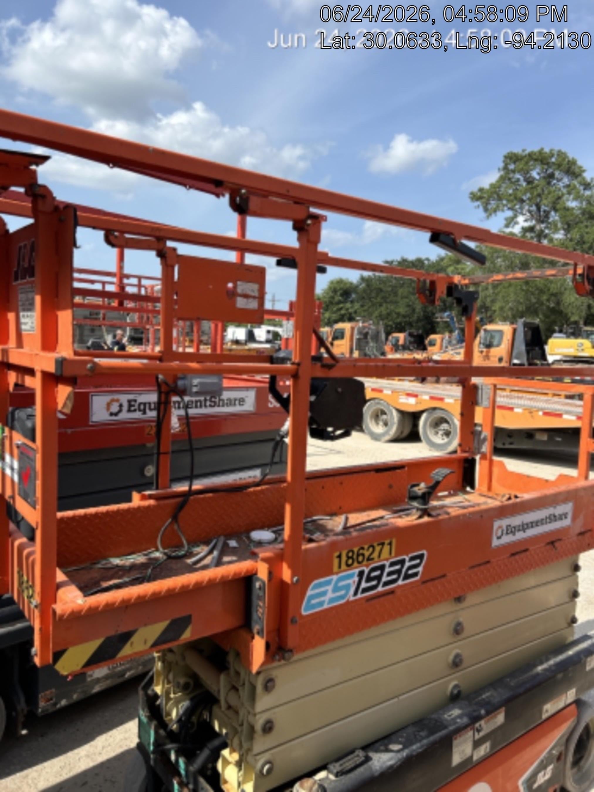 2021 JLG ES1932