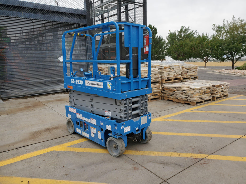 2019 Genie GS-1930 Fixed rails with chain Entry