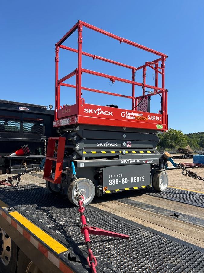 2024 Skyjack SJ3219 Electric Drive, Sld NM Tires, DBcns, RFRails, Power to Platform, T3 + Access Control