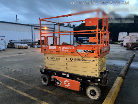 2022 JLG ES3246