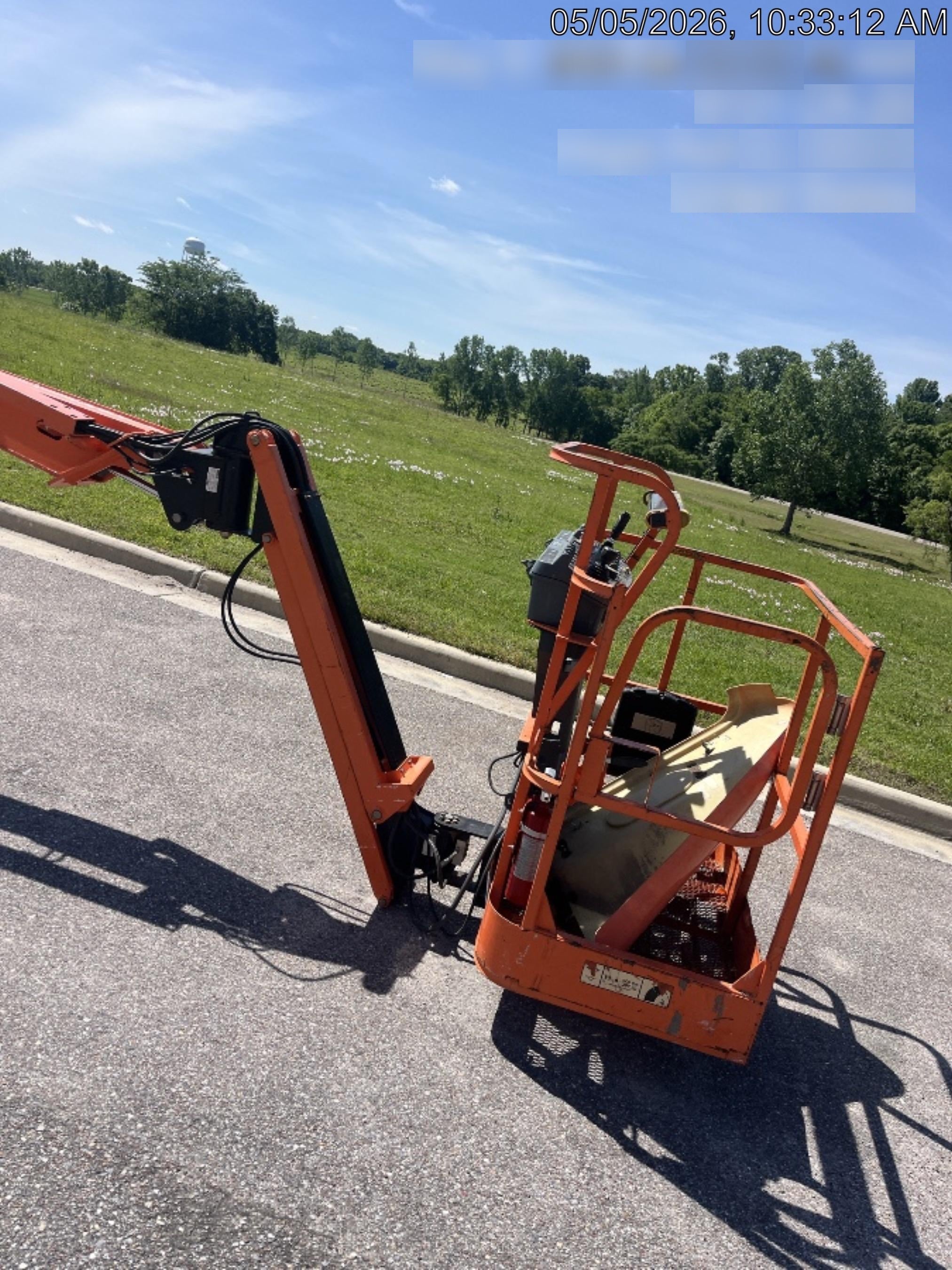 2019 JLG E400AJPN